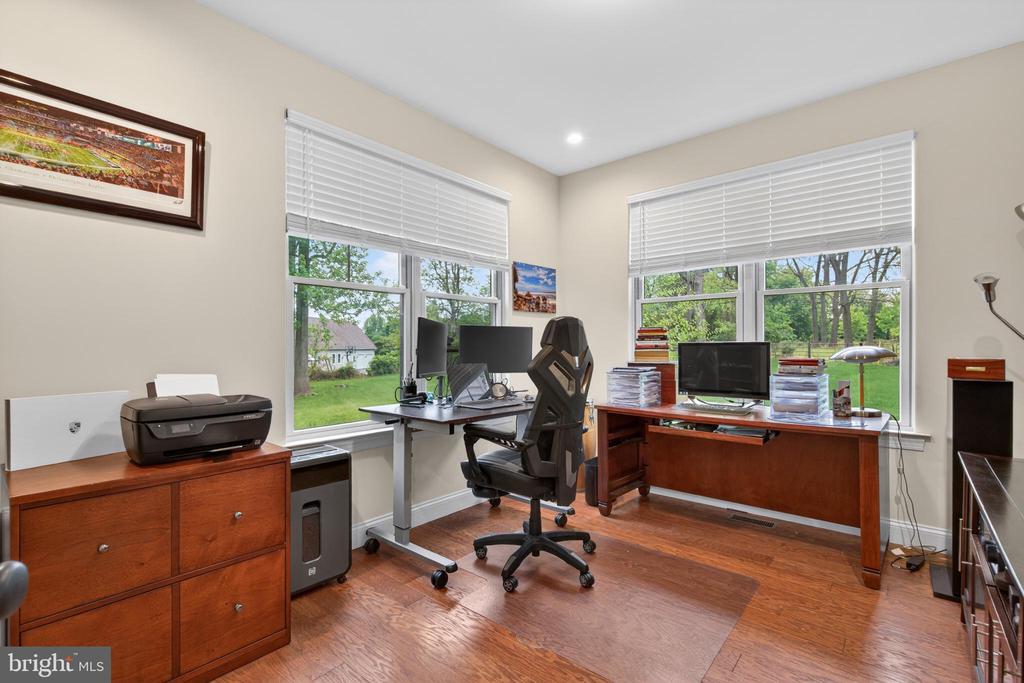 7 OVERFIELD LANE