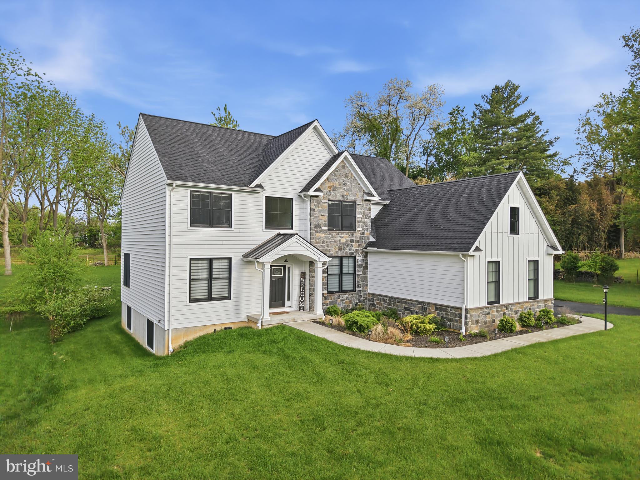 7 OVERFIELD LANE