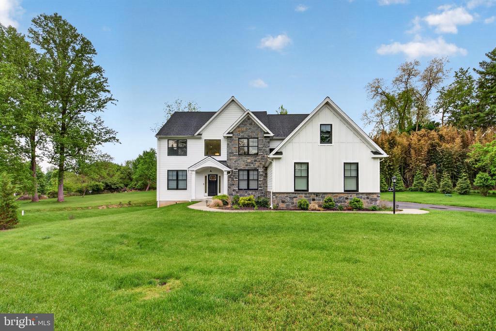 7 OVERFIELD LANE