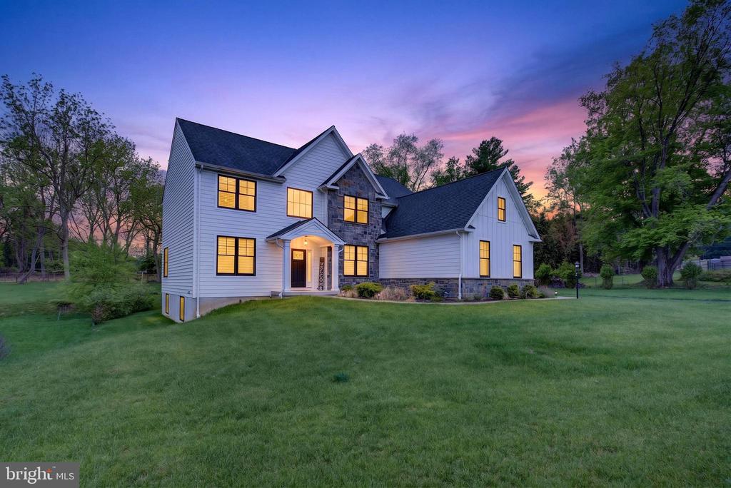 7 OVERFIELD LANE