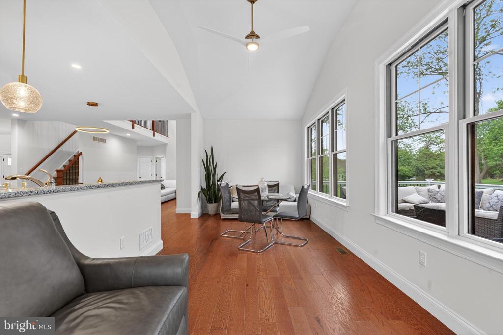 7 OVERFIELD LANE