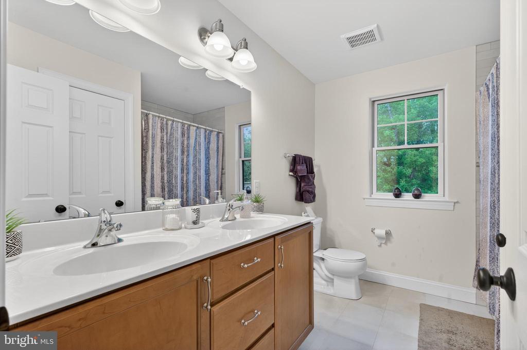 7 OVERFIELD LANE