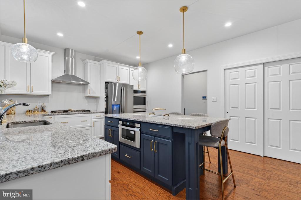7 OVERFIELD LANE