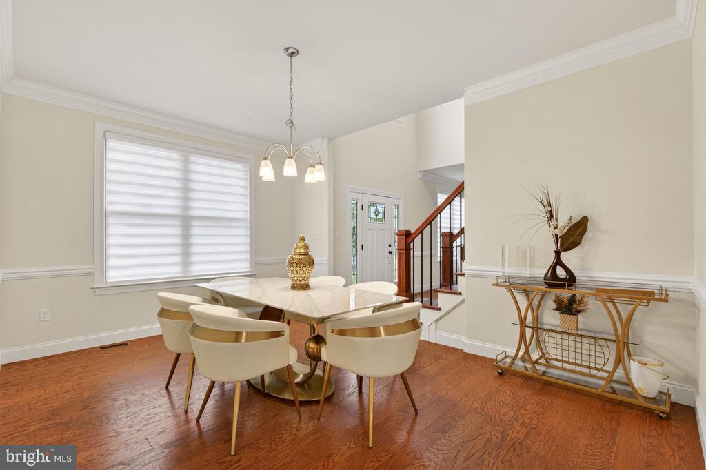 7 OVERFIELD LANE