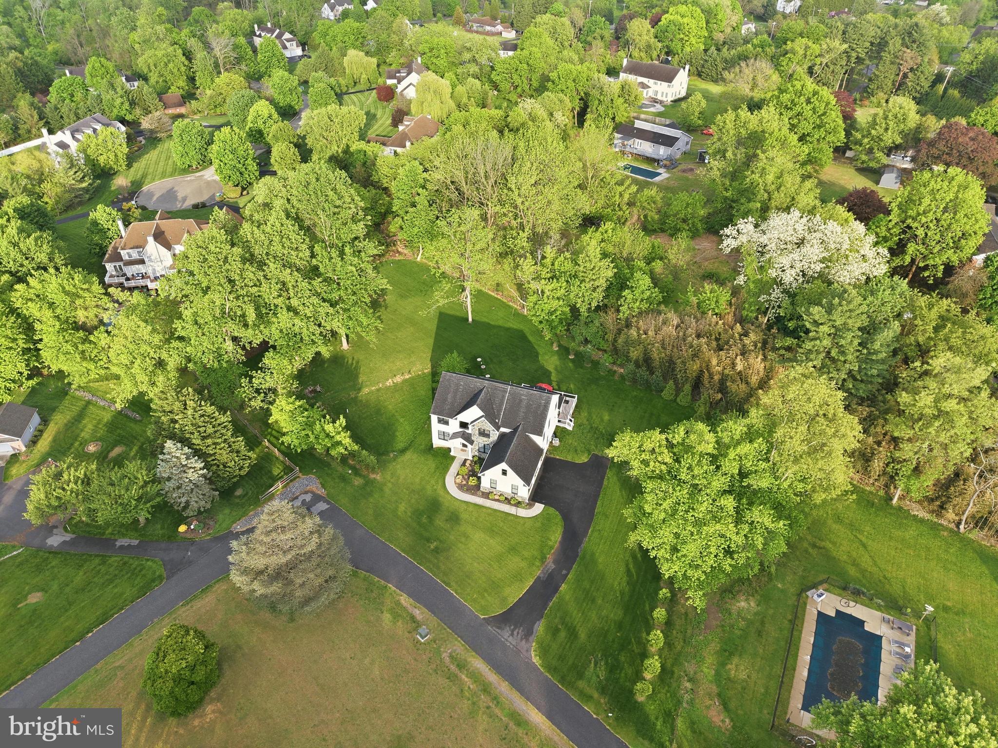 7 OVERFIELD LANE