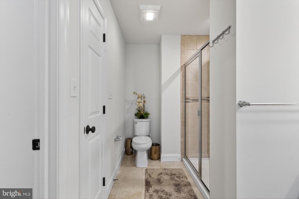 7 OVERFIELD LANE