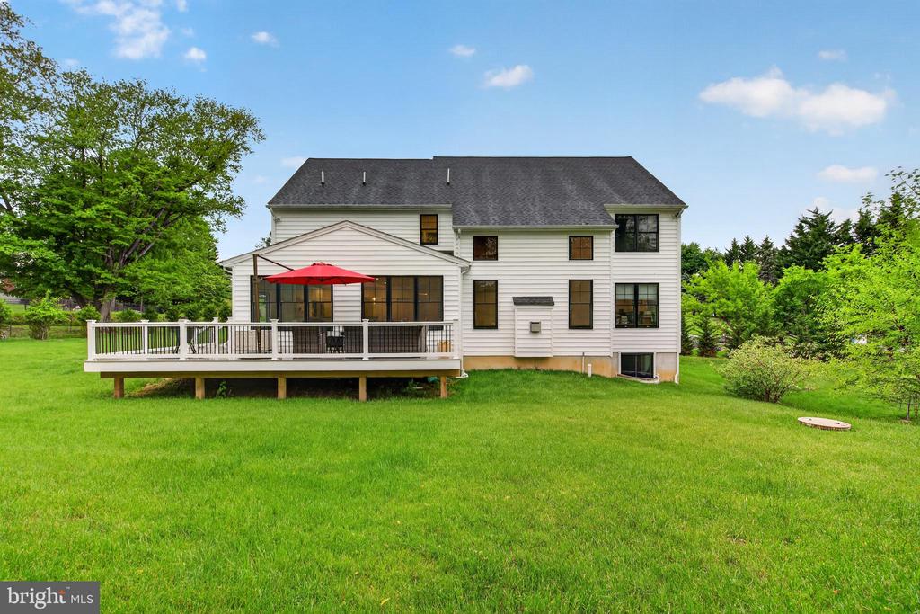 7 OVERFIELD LANE