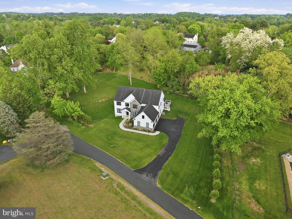 7 OVERFIELD LANE
