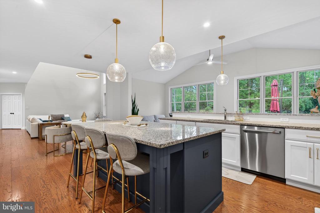 7 OVERFIELD LANE