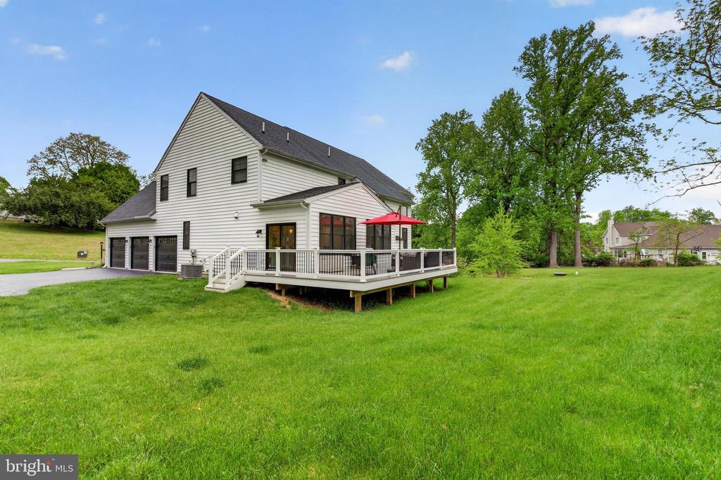 7 OVERFIELD LANE