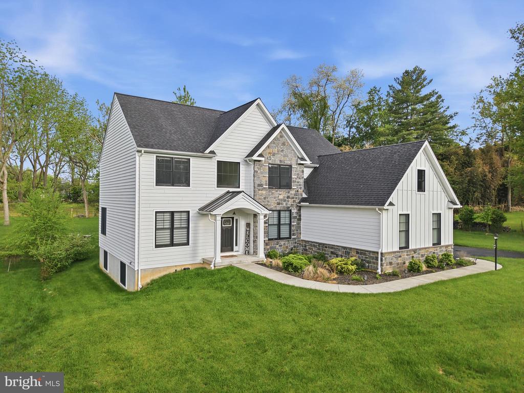 7 OVERFIELD LANE