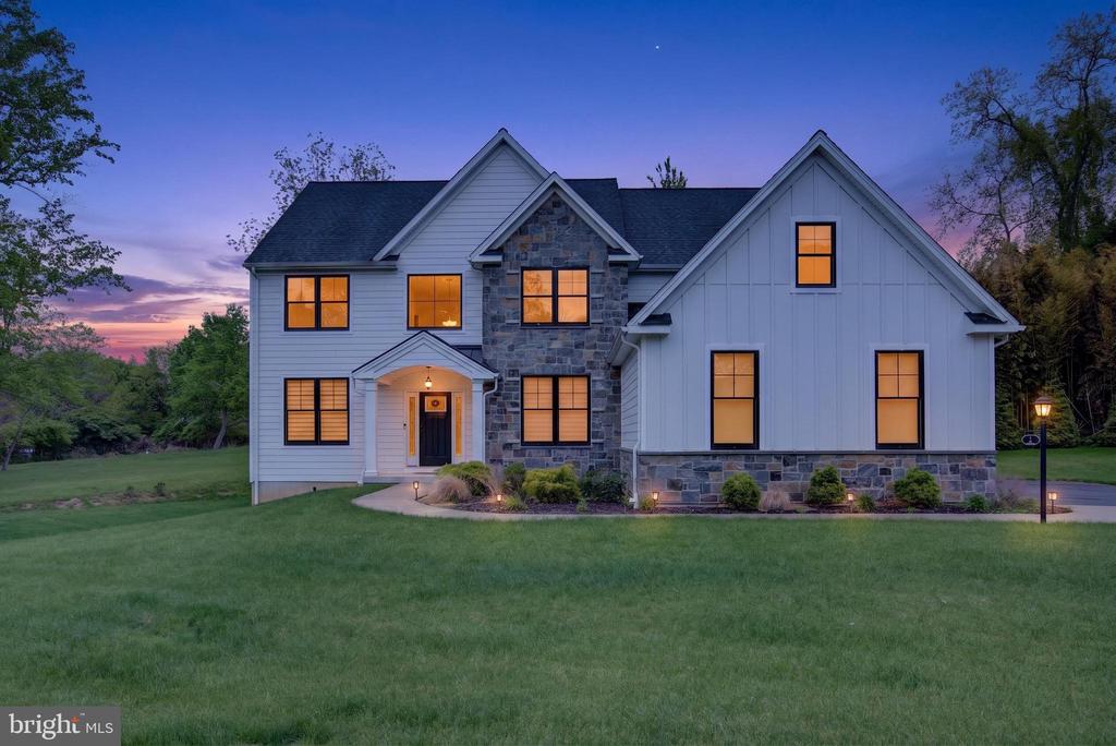 7 OVERFIELD LANE