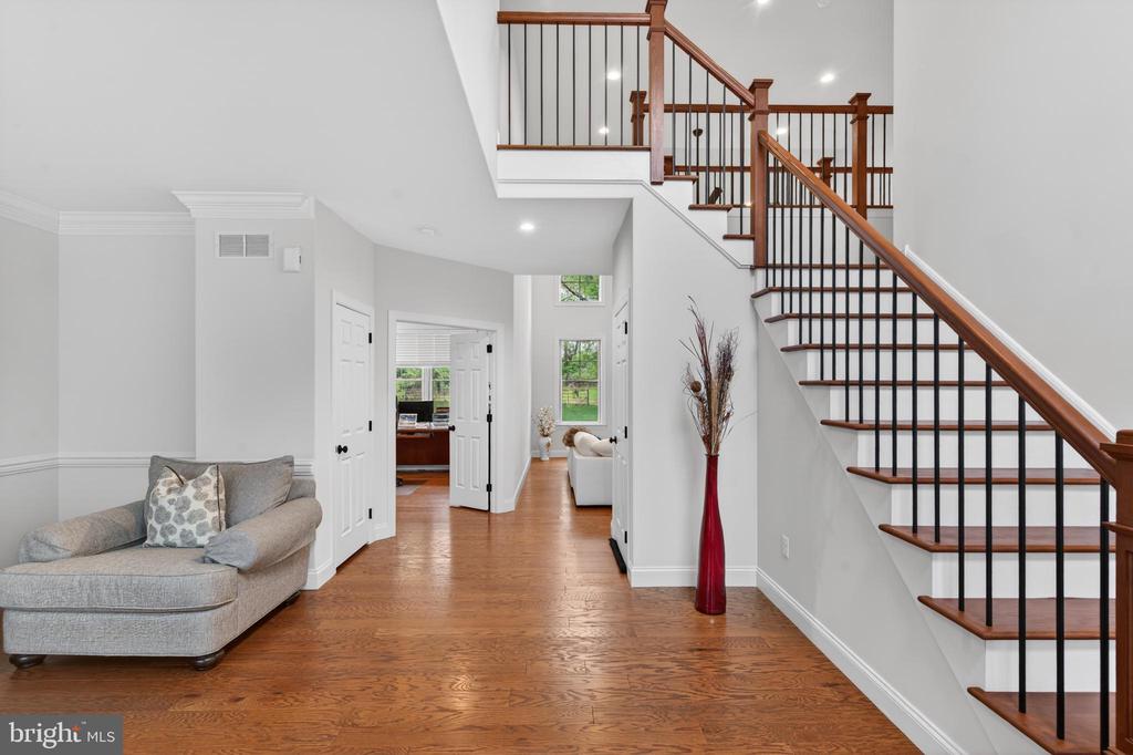 7 OVERFIELD LANE