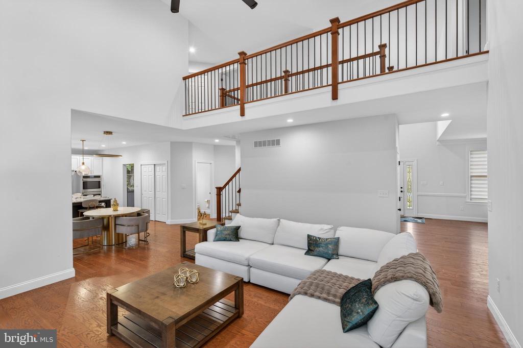 7 OVERFIELD LANE
