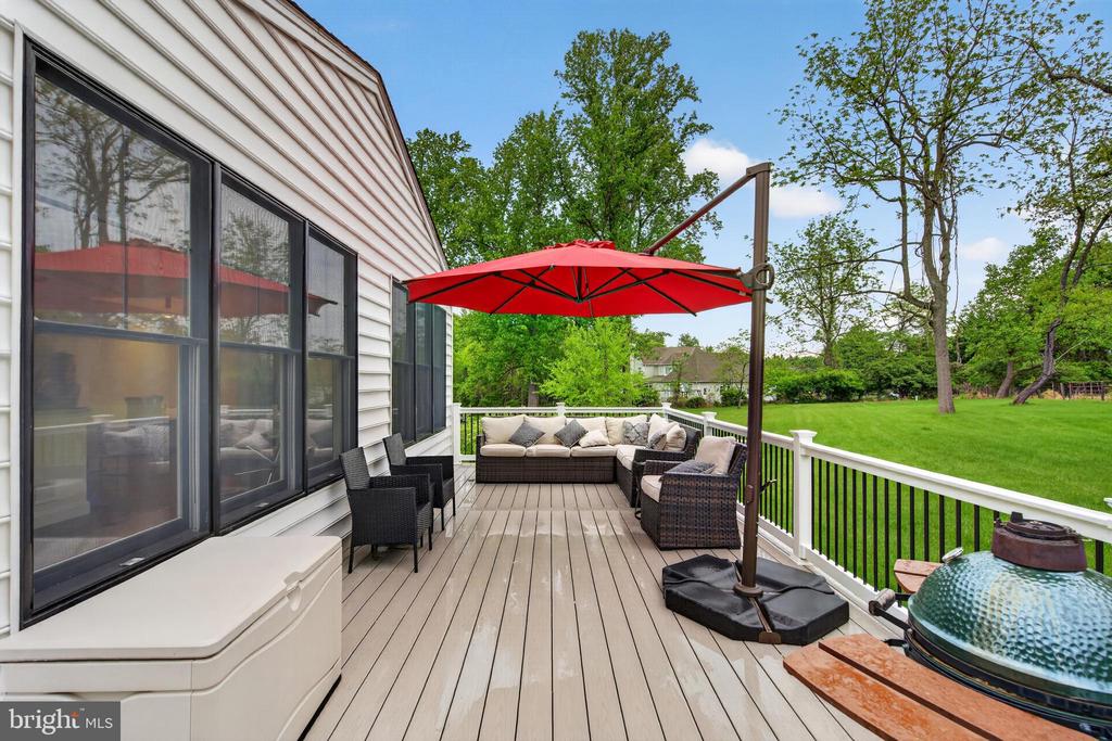 7 OVERFIELD LANE