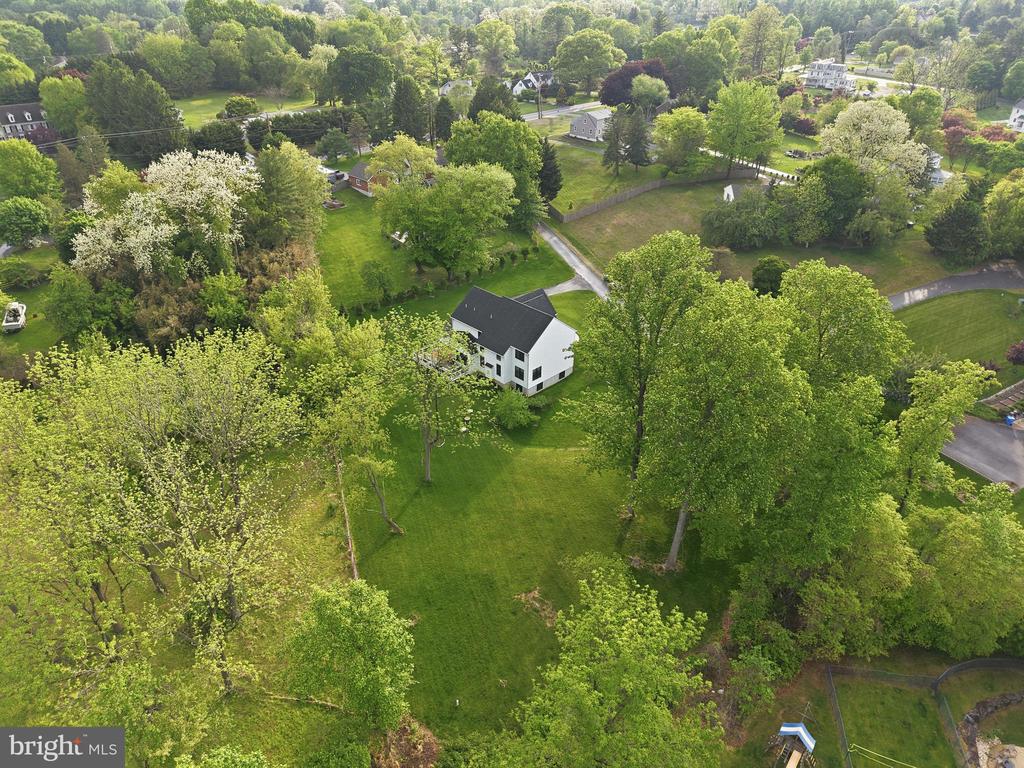 7 OVERFIELD LANE