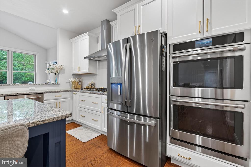 7 OVERFIELD LANE