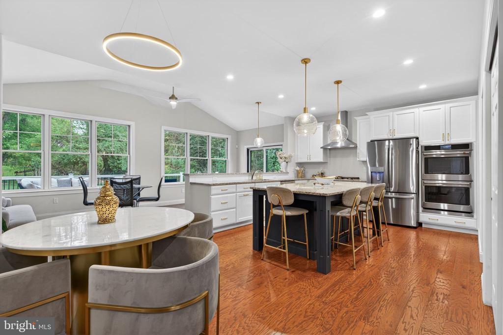 7 OVERFIELD LANE
