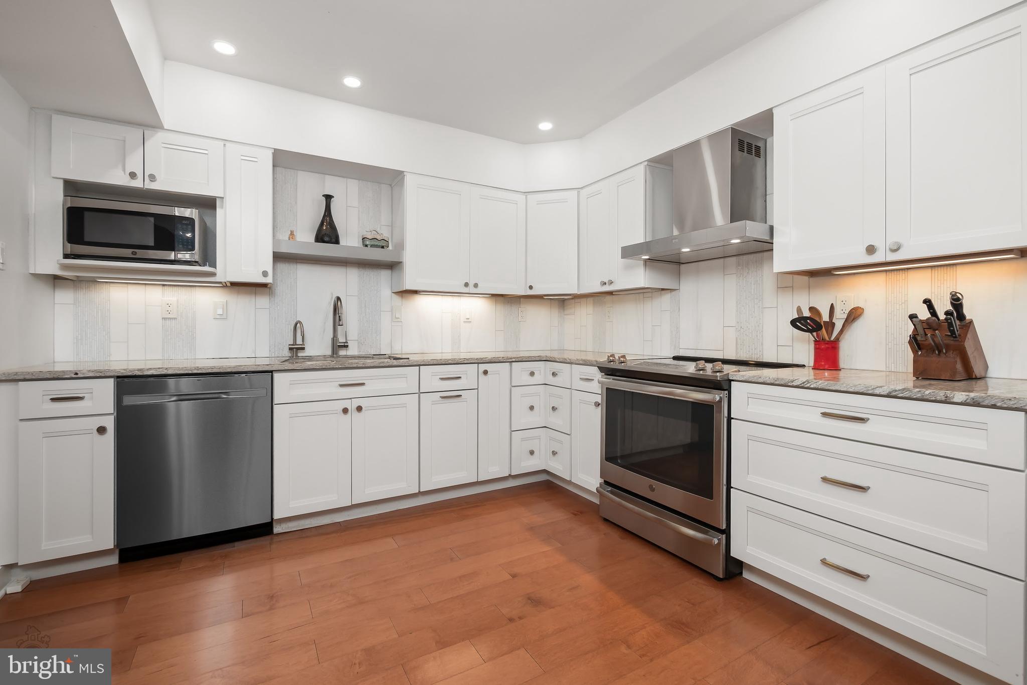 100 Grays Ln #207