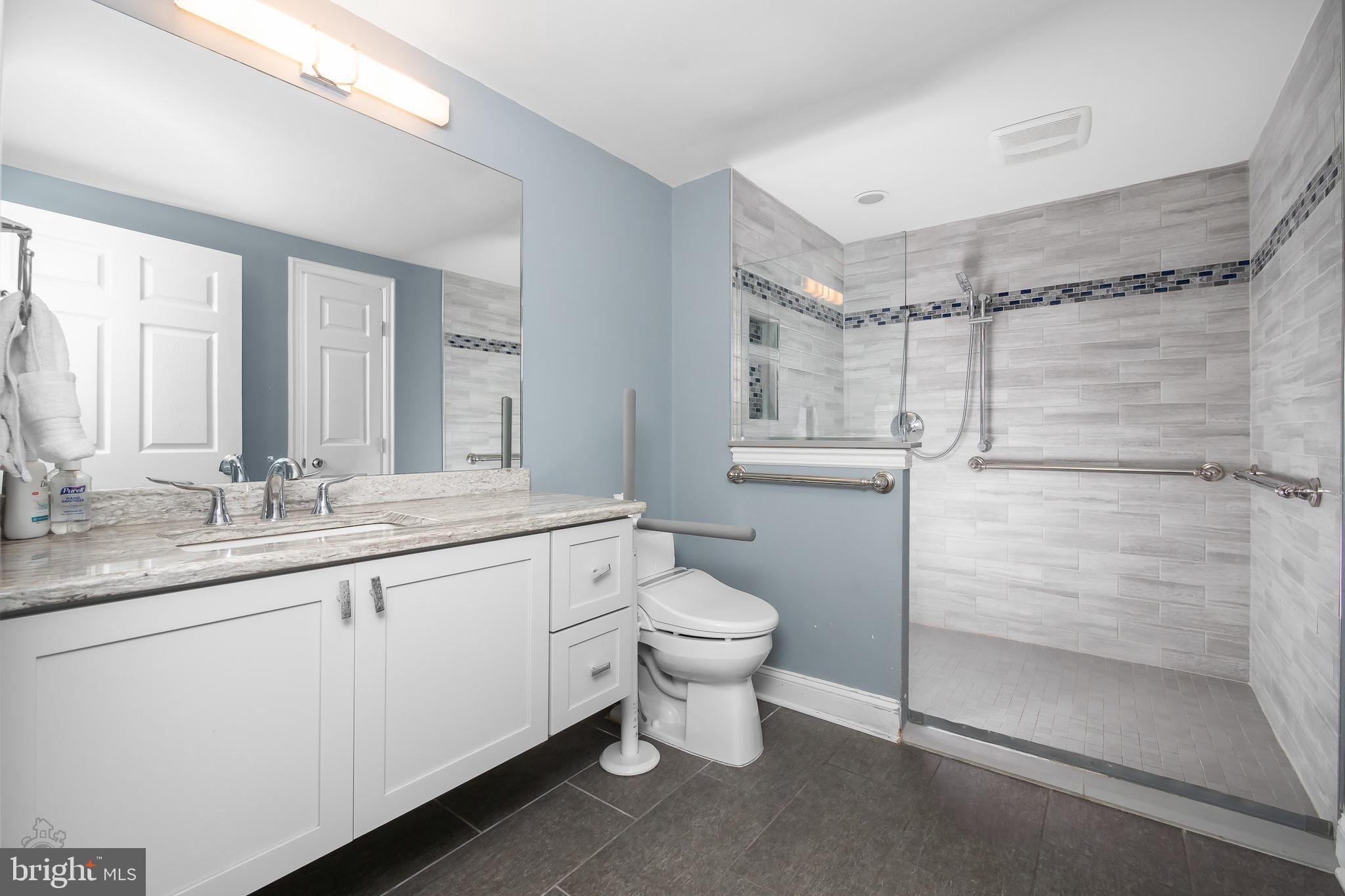 100 Grays Ln #207