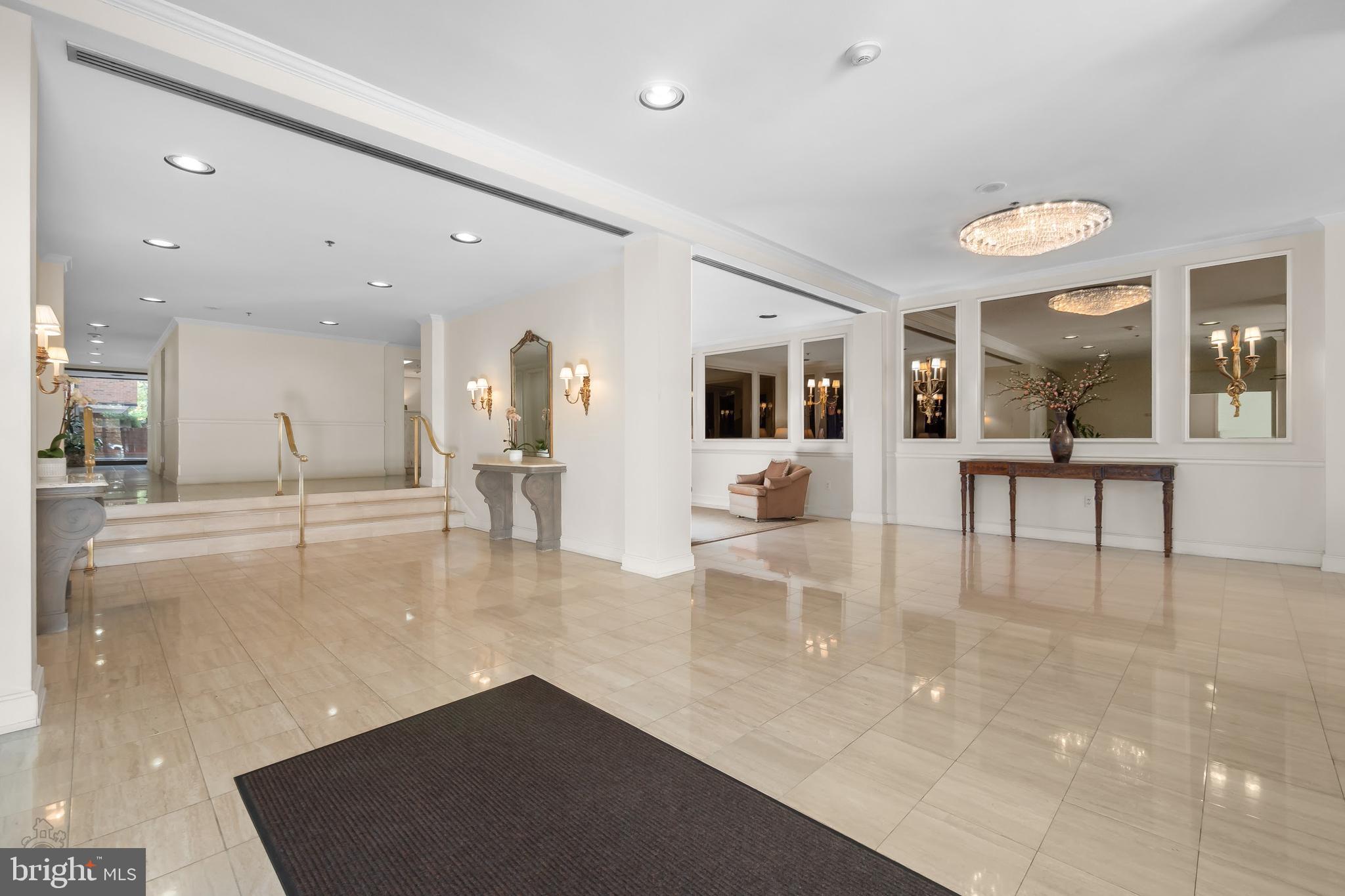 100 Grays Ln #207