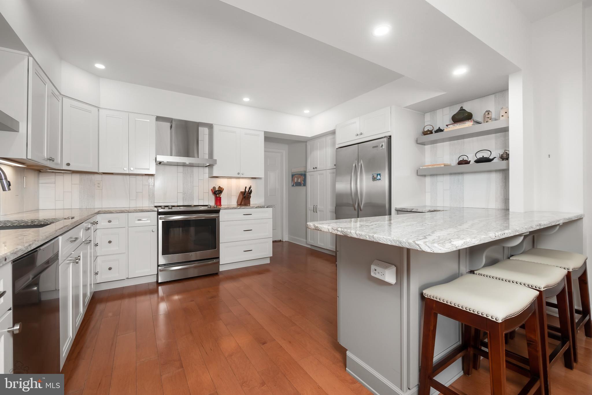 100 Grays Ln #207