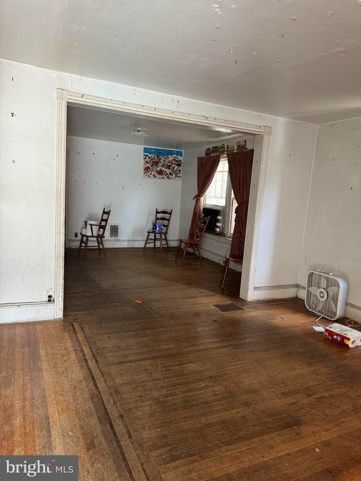 233 E County Line Rd