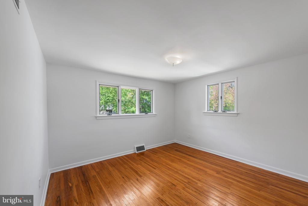 438 Hillside Rd