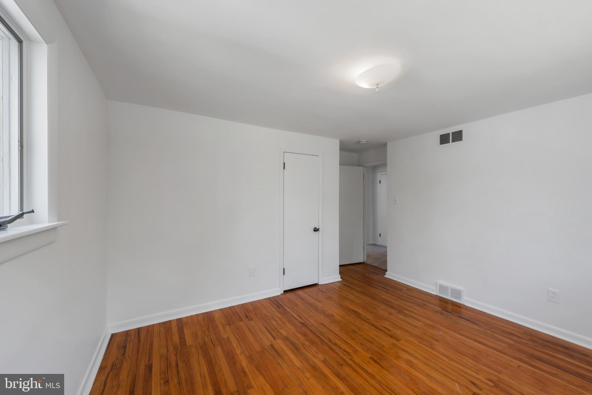438 Hillside Rd