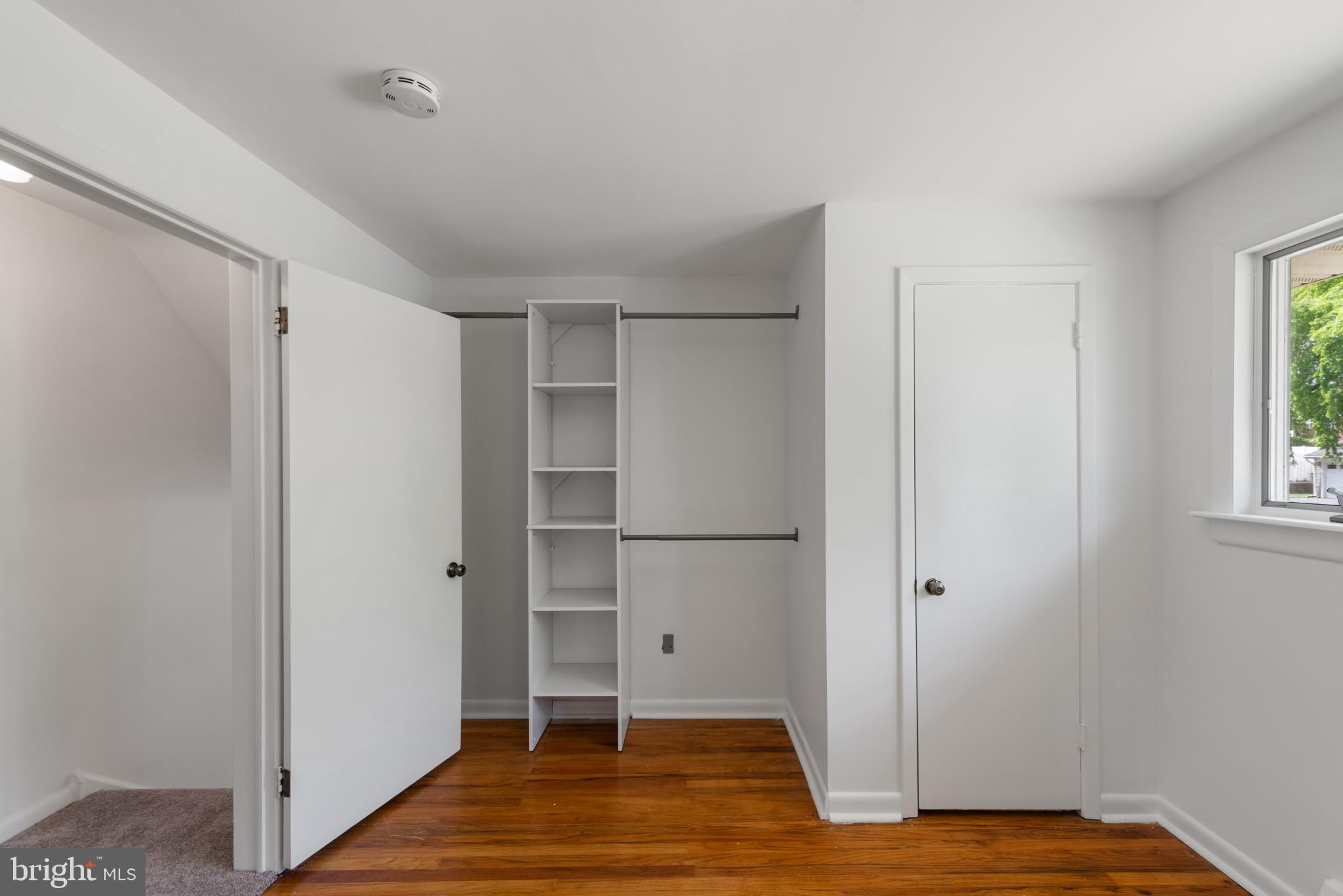 438 Hillside Rd