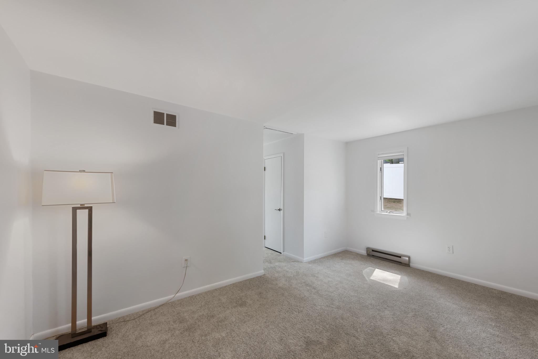 438 Hillside Rd