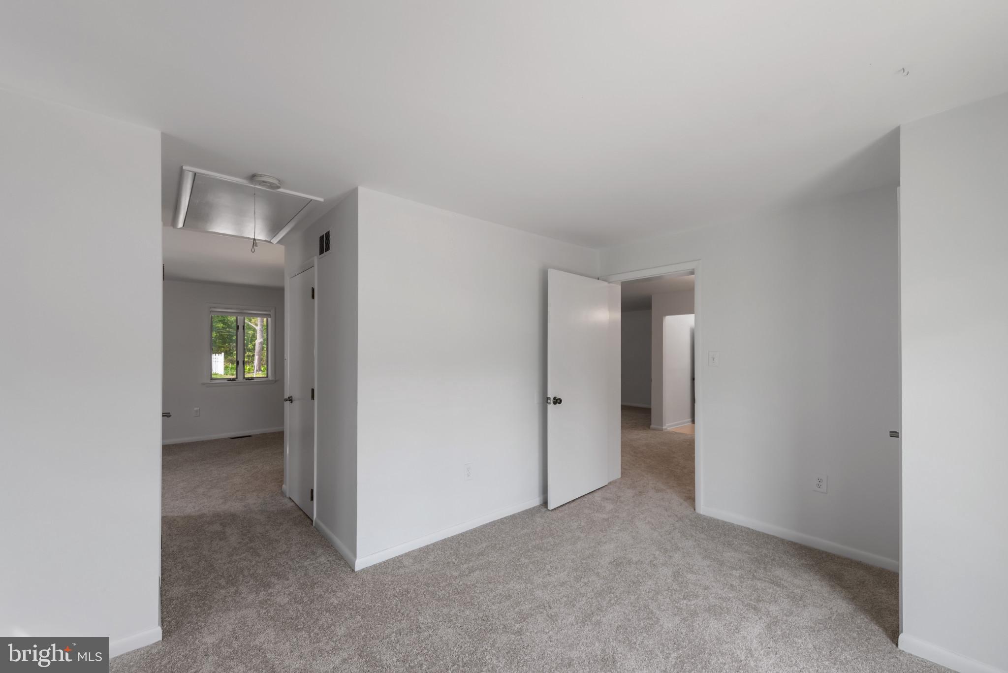 438 Hillside Rd