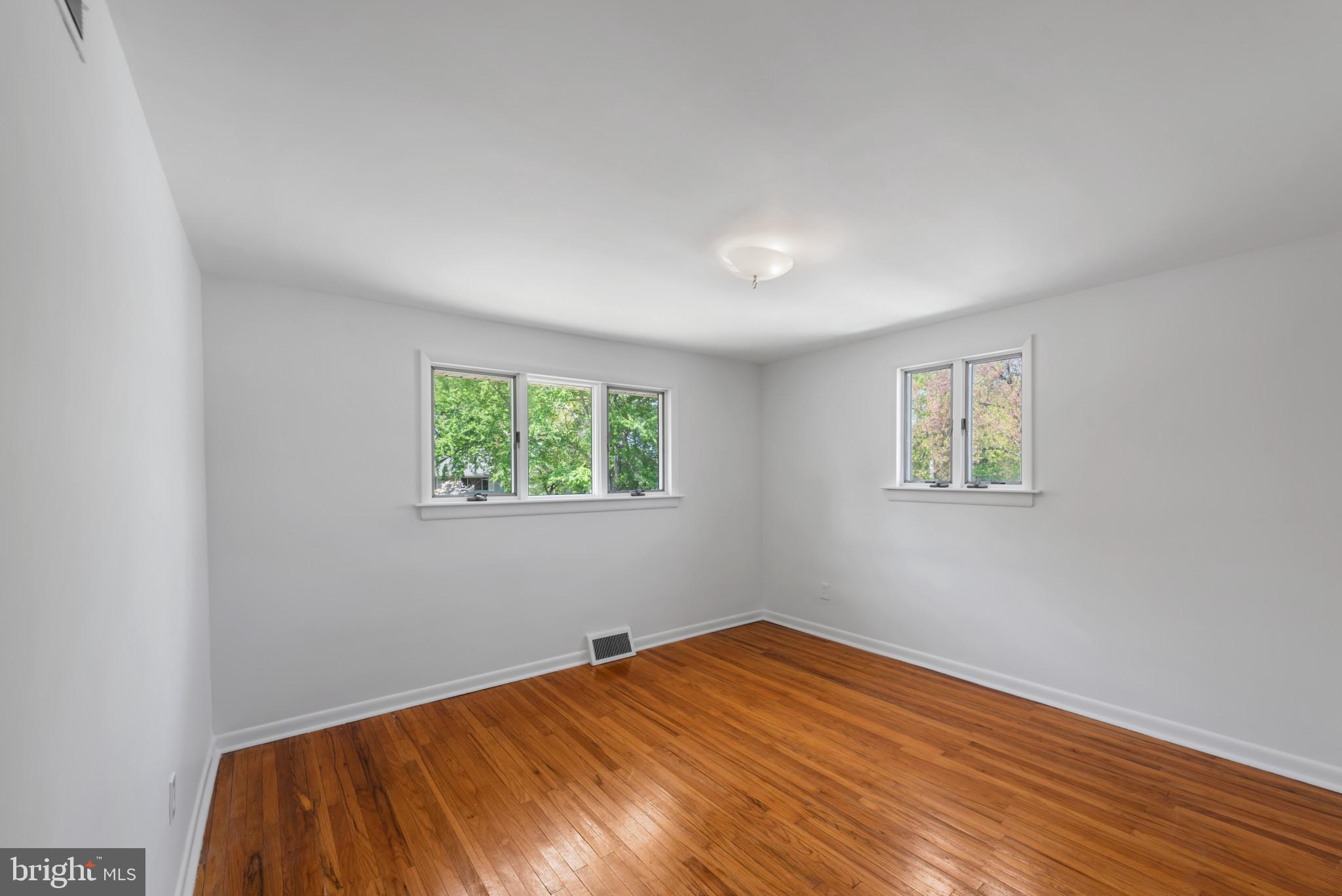 438 Hillside Rd
