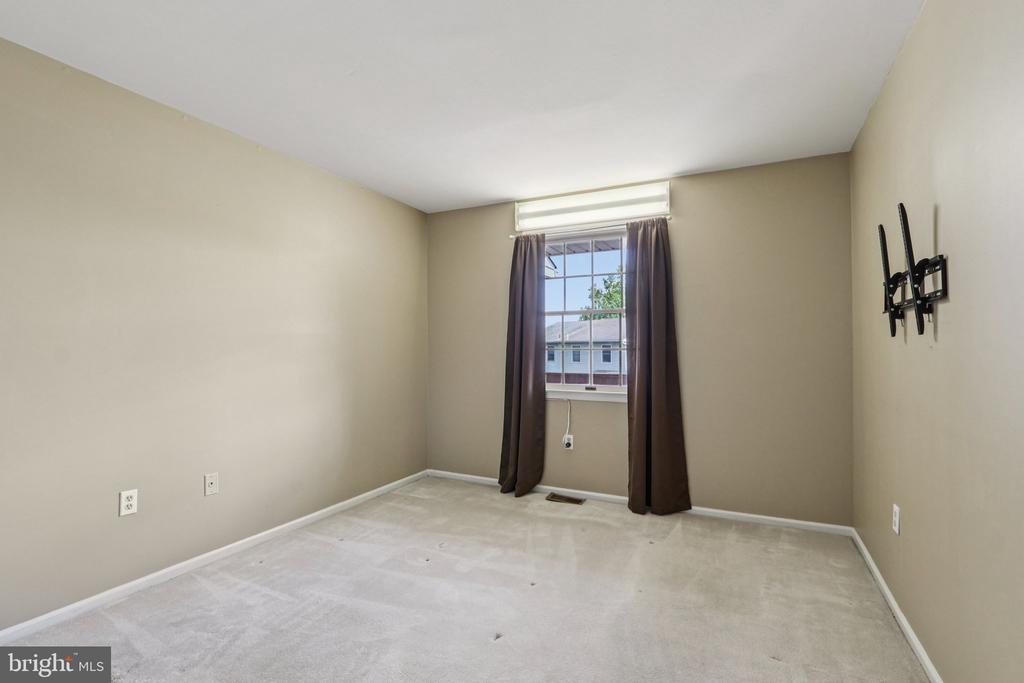 150 Jonathan Dr