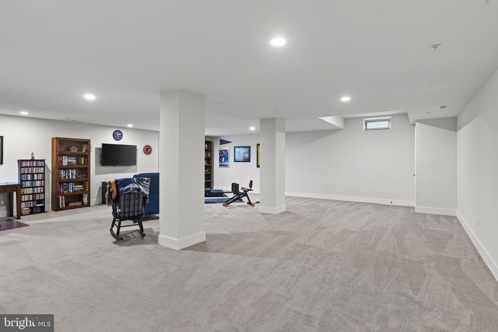 700 FRIENDSHIP HILL DRIVE