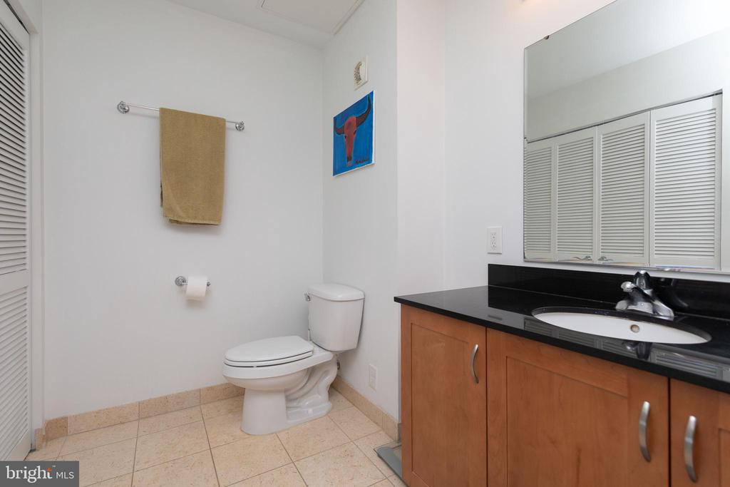 901 N PENN STREET P2305