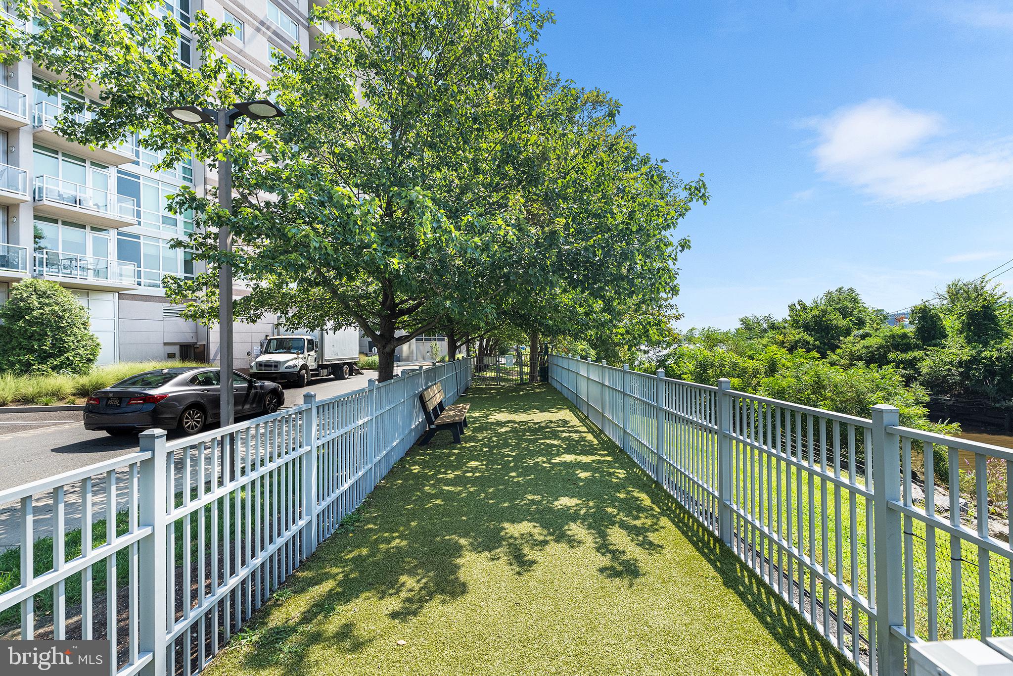 901 N PENN STREET P2305