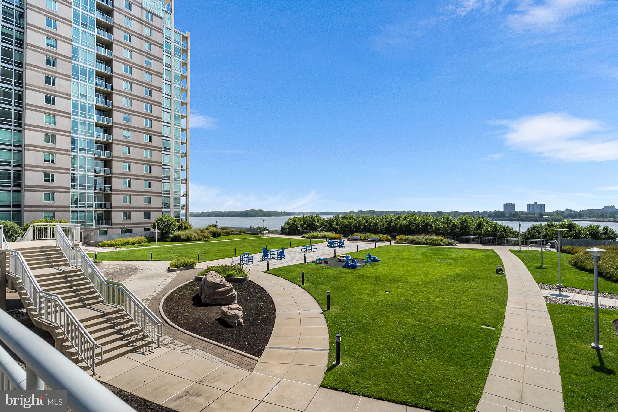 901 N PENN STREET P2305