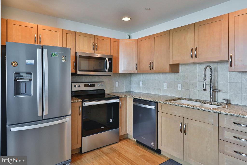 901 N PENN STREET P2305