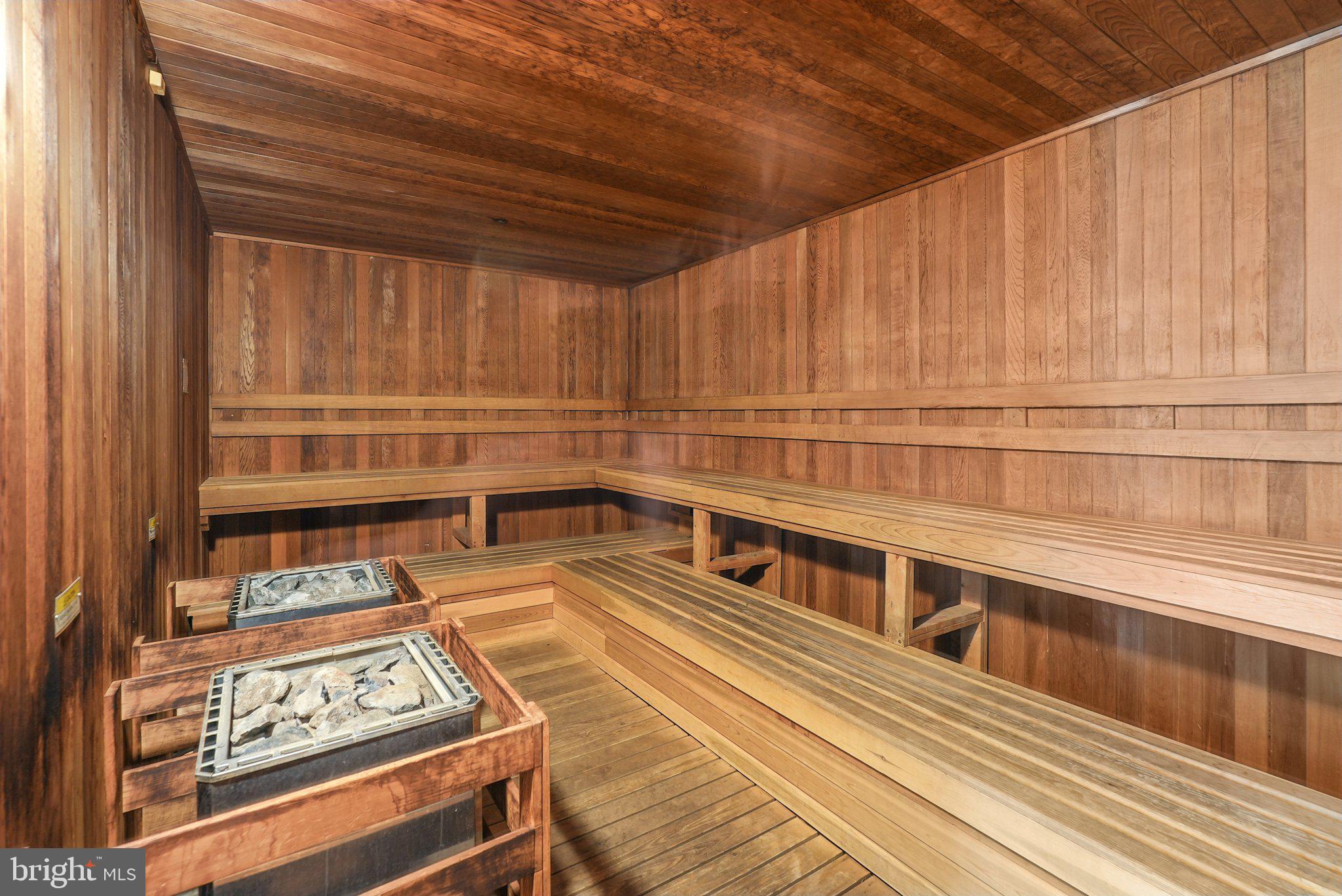 901 N PENN STREET P2305