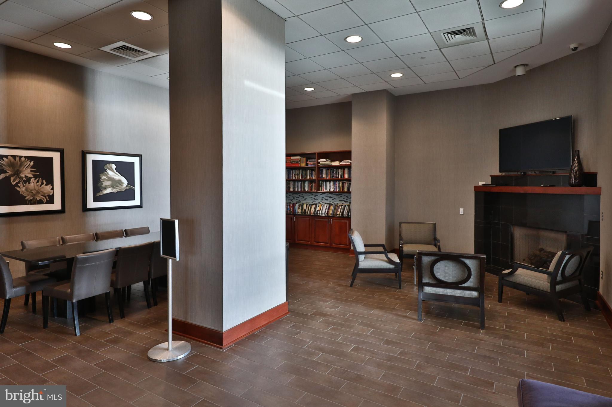 901 N PENN STREET P2305