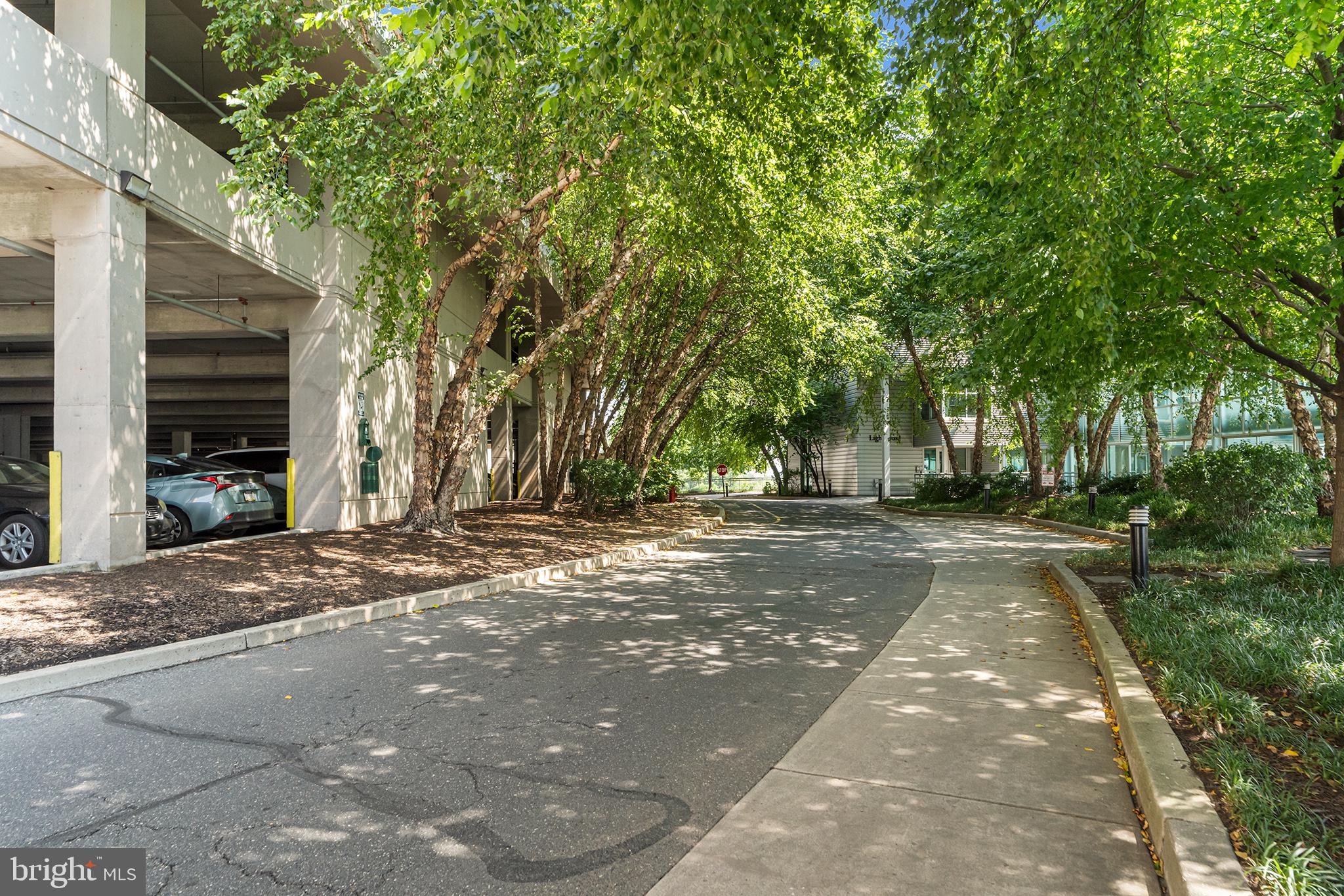 901 N PENN STREET P2305