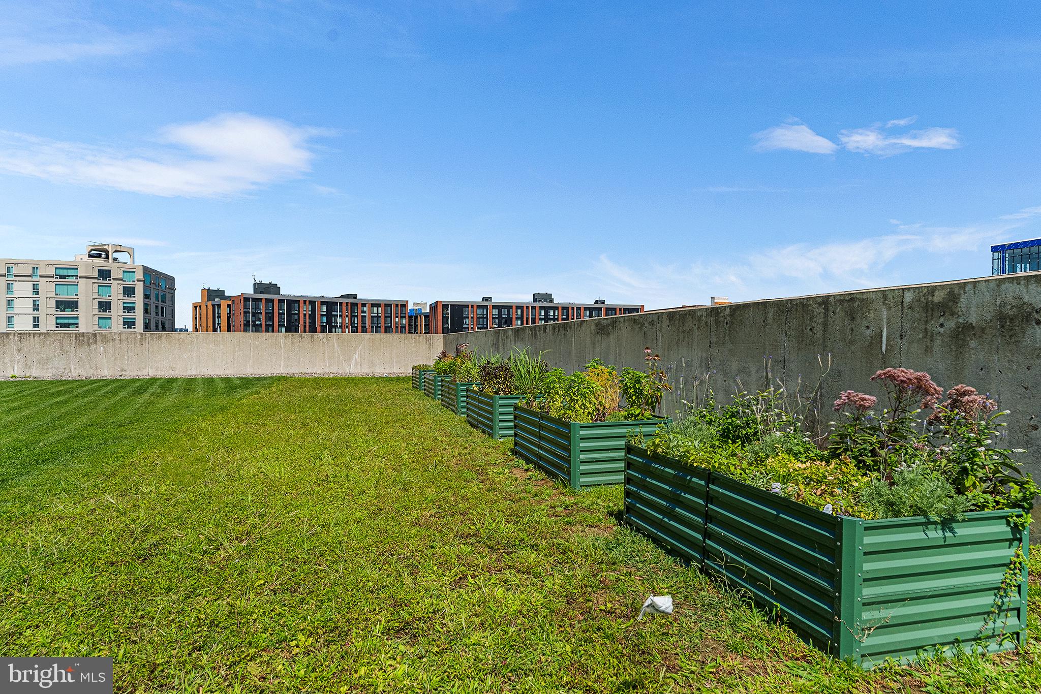 901 N PENN STREET P2305