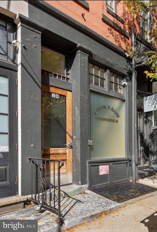 104 N 2ND STREET Unit: 204