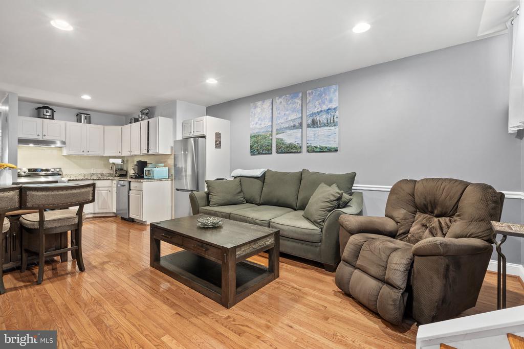 104 N 2ND STREET Unit: 204