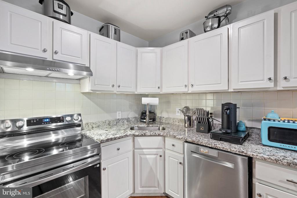 104 N 2ND STREET Unit: 204