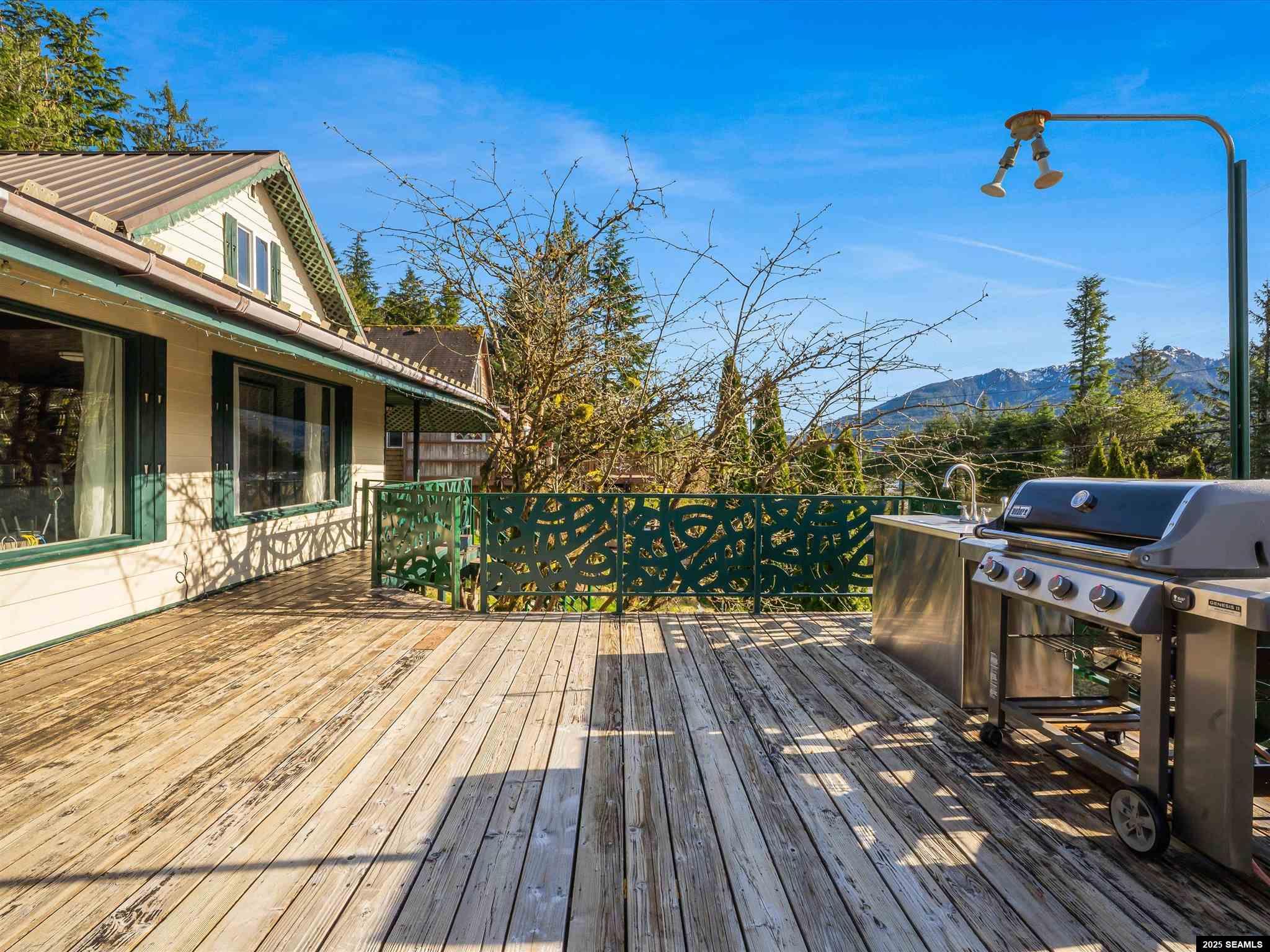 5526 Tongass Hwy.