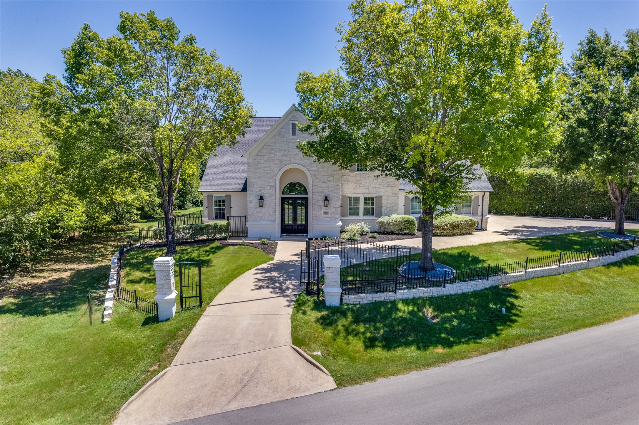 4220 Cheshire Drive