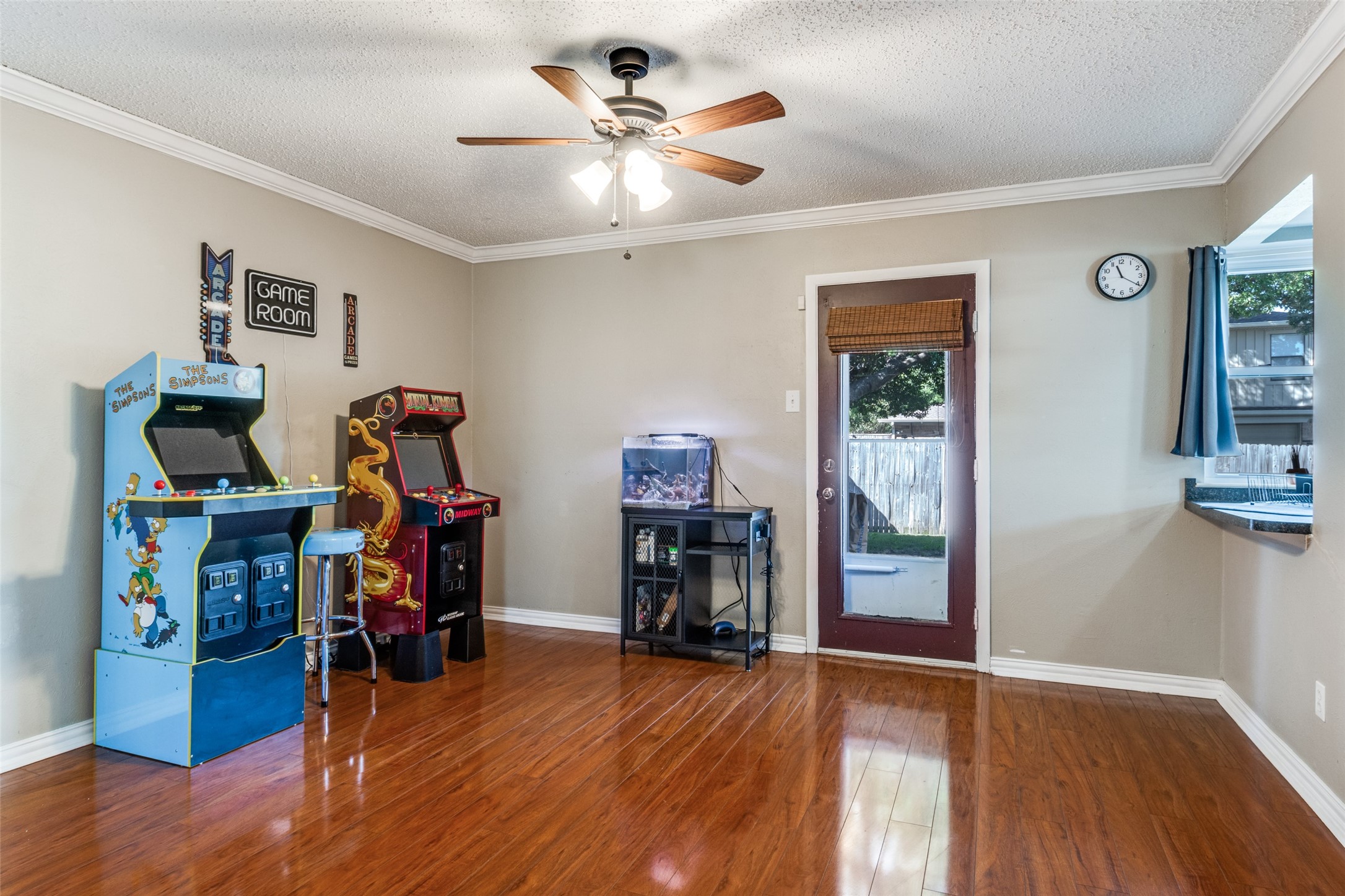 1103 Elk Grove