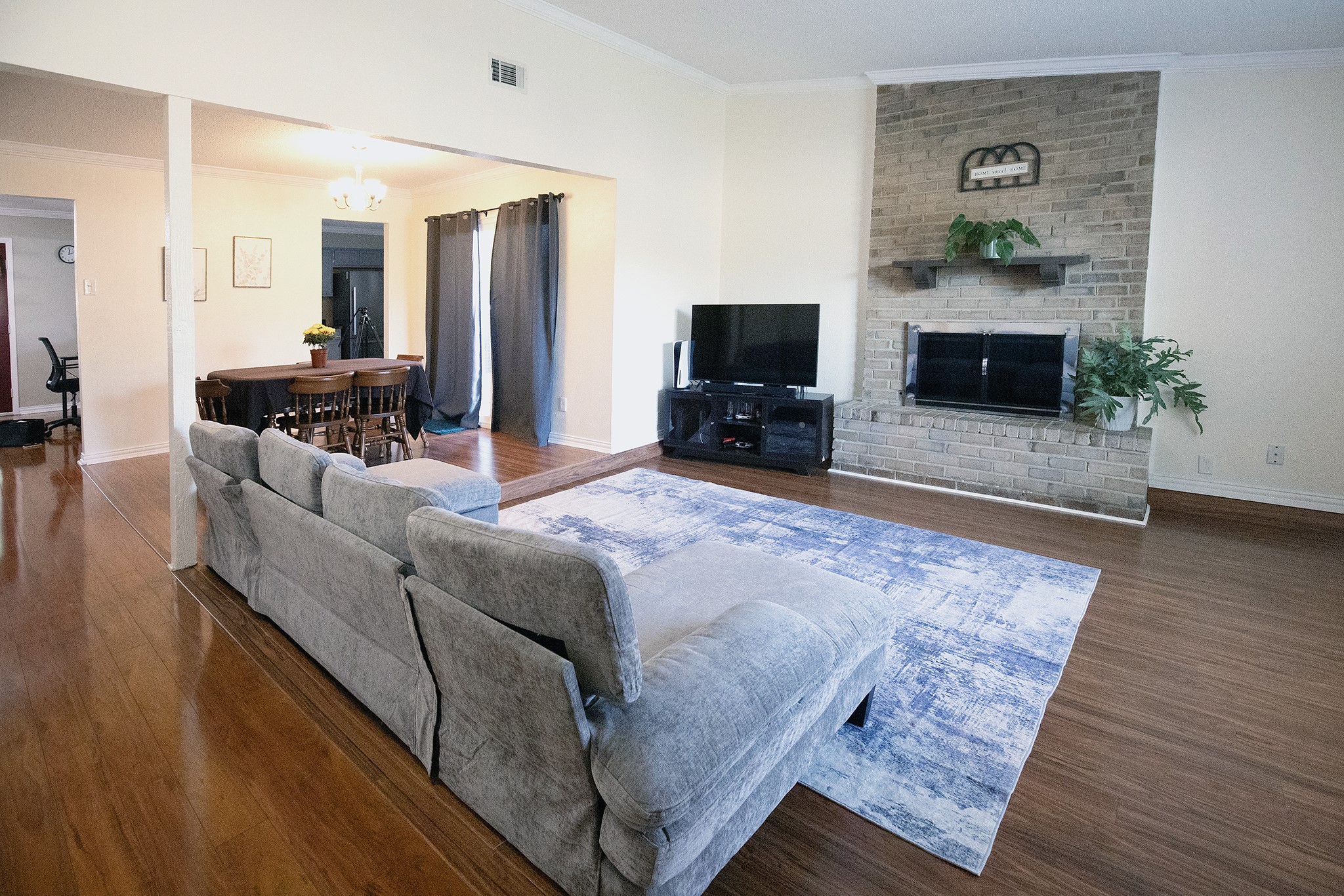 1103 Elk Grove